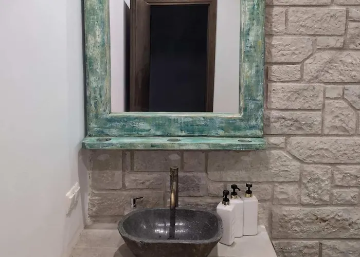 Achilles קרדמילי